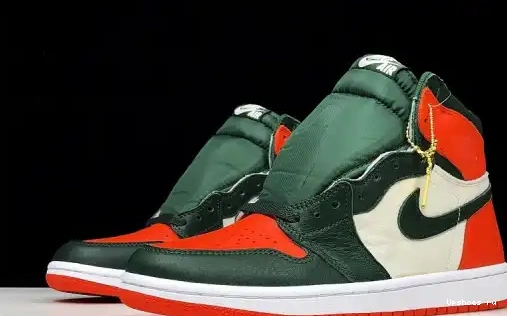 AV3905-138 Jordan Og-Sf 'Solefly' Air Retro 1 High AV3905-138 - 0507